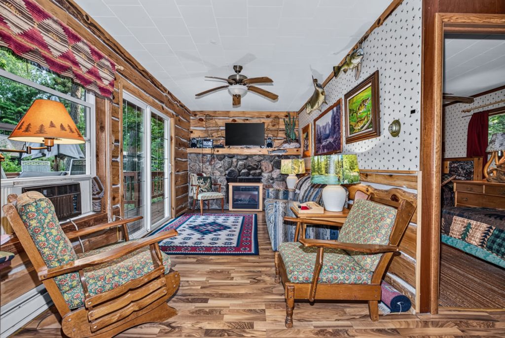Eastwood_Cabin_02_3281