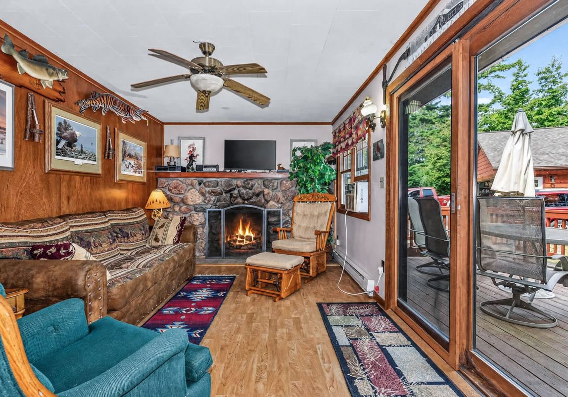 Eastwood_Cabin_01_3363